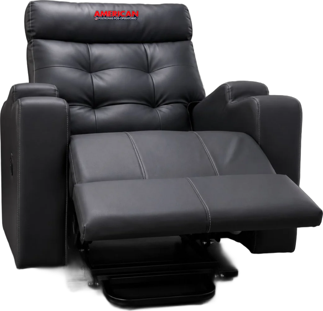 Poltrona American reclinada com o apoio para os pés levantado
